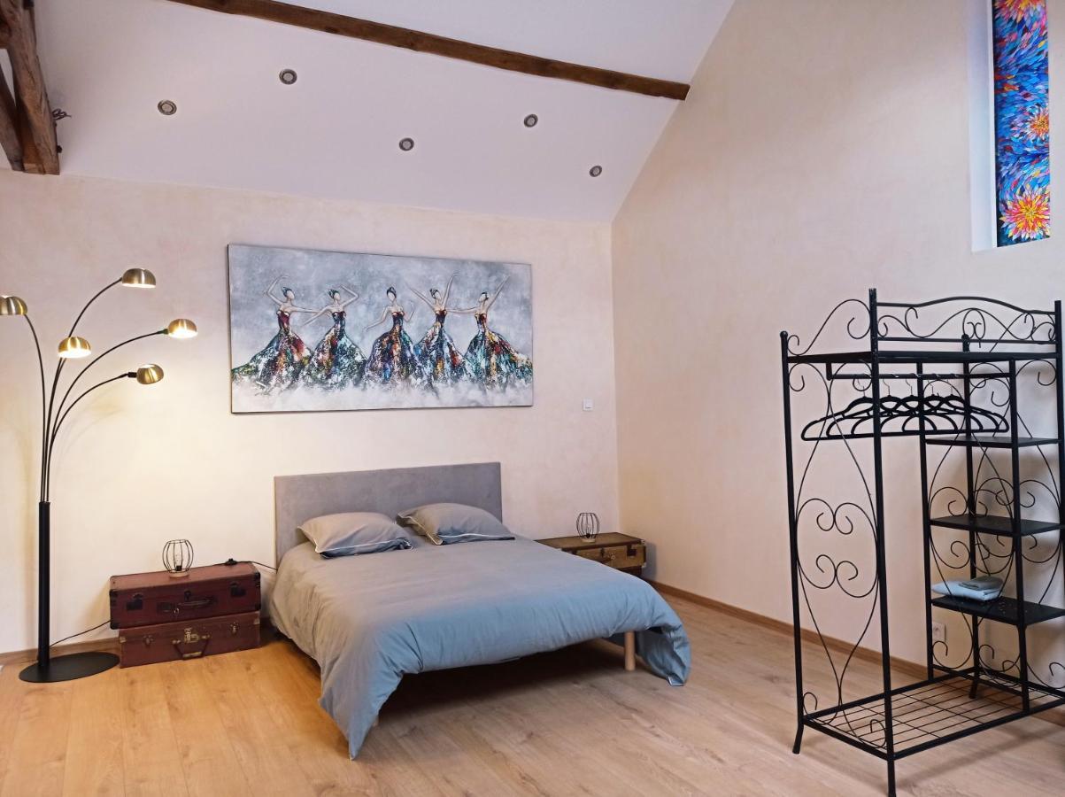 La Grange De Marie A St Angel - Magnifique Grange Renovee En Loft Pour 1 A 6 Pers Villa Saint-Angel  Kültér fotó