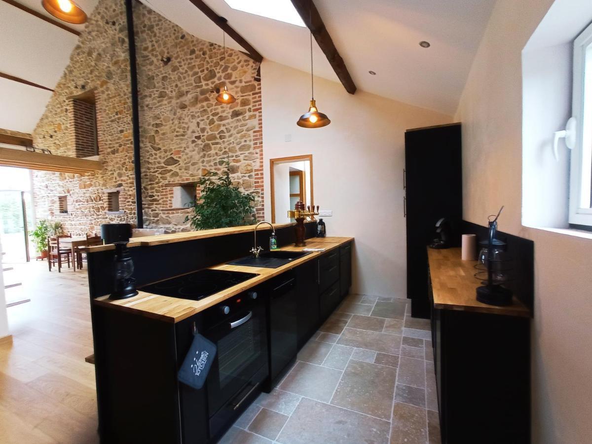 La Grange De Marie A St Angel - Magnifique Grange Renovee En Loft Pour 1 A 6 Pers Villa Saint-Angel  Kültér fotó