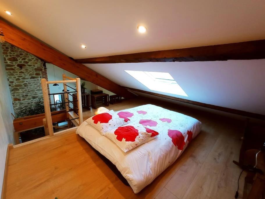 La Grange De Marie A St Angel - Magnifique Grange Renovee En Loft Pour 1 A 6 Pers Villa Saint-Angel  Kültér fotó