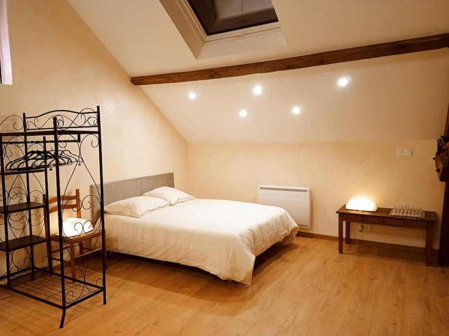 La Grange De Marie A St Angel - Magnifique Grange Renovee En Loft Pour 1 A 6 Pers Villa Saint-Angel  Kültér fotó