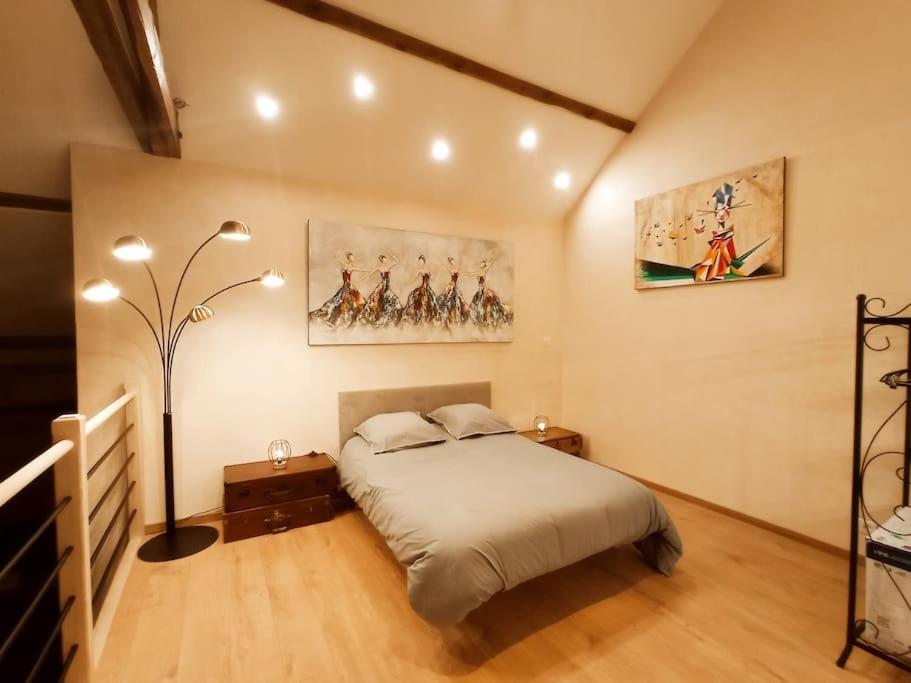 La Grange De Marie A St Angel - Magnifique Grange Renovee En Loft Pour 1 A 6 Pers Villa Saint-Angel  Kültér fotó