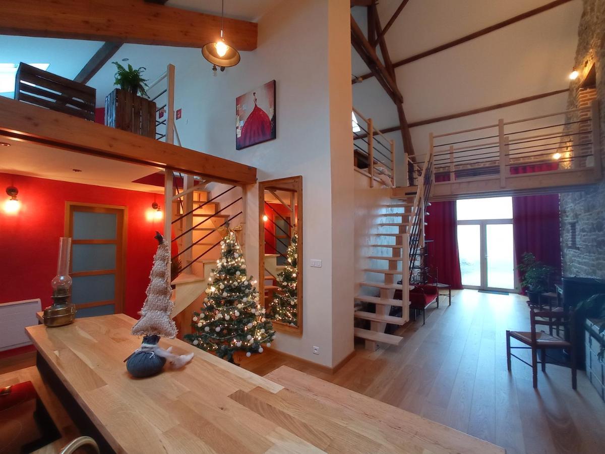 La Grange De Marie A St Angel - Magnifique Grange Renovee En Loft Pour 1 A 6 Pers Villa Saint-Angel  Kültér fotó