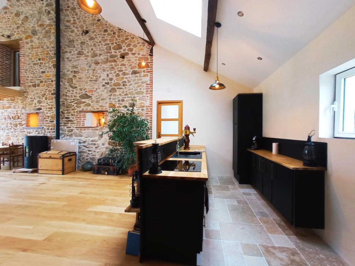 La Grange De Marie A St Angel - Magnifique Grange Renovee En Loft Pour 1 A 6 Pers Villa Saint-Angel  Kültér fotó