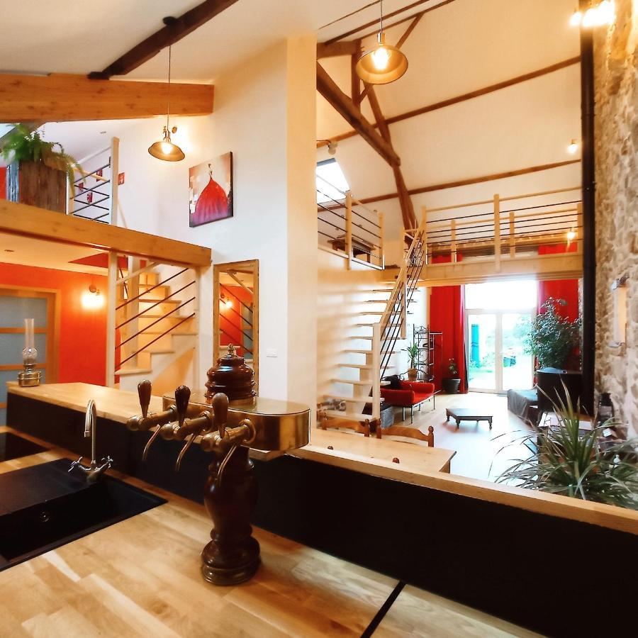 La Grange De Marie A St Angel - Magnifique Grange Renovee En Loft Pour 1 A 6 Pers Villa Saint-Angel  Kültér fotó