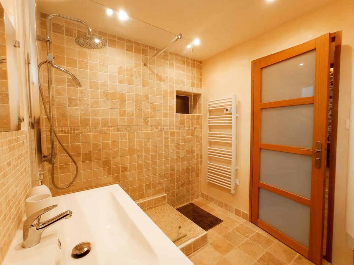 La Grange De Marie A St Angel - Magnifique Grange Renovee En Loft Pour 1 A 6 Pers Villa Saint-Angel  Kültér fotó